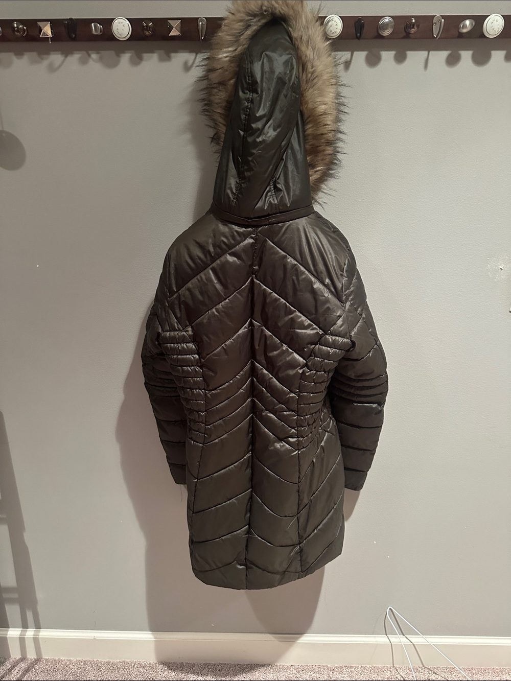 Laundry By Shelli Segal Olive Quilted Puffer Coat with Faux Fur Trim - Picture 3 of 5